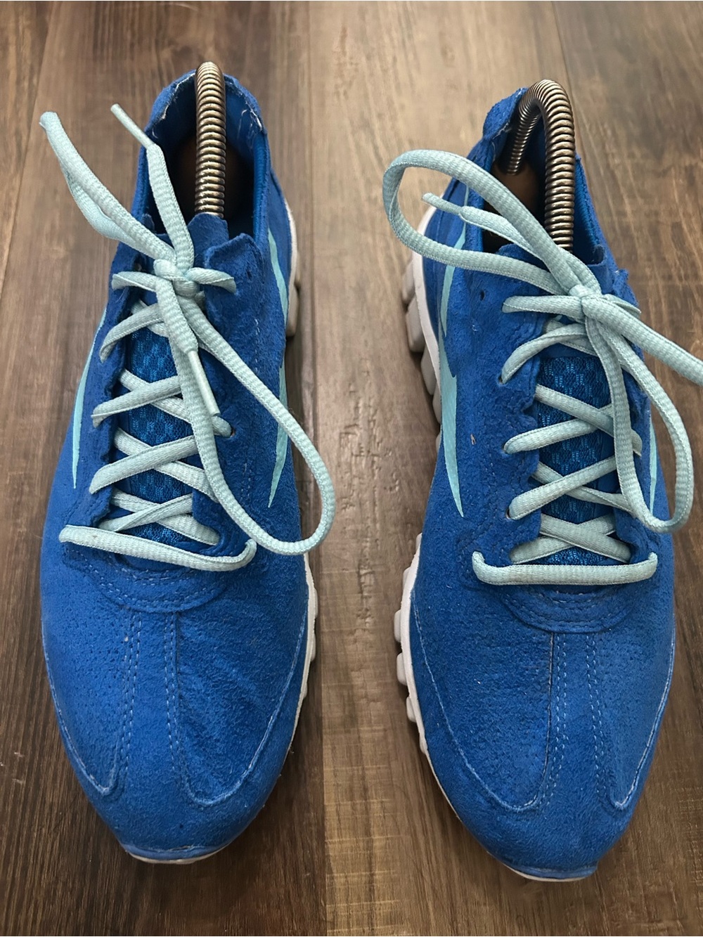 Reebok two tone Blue Suede Sneakers J87116 Womens Size 9